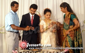 Sadeep Gladis Wedding Album Photo Kunnumbhagam